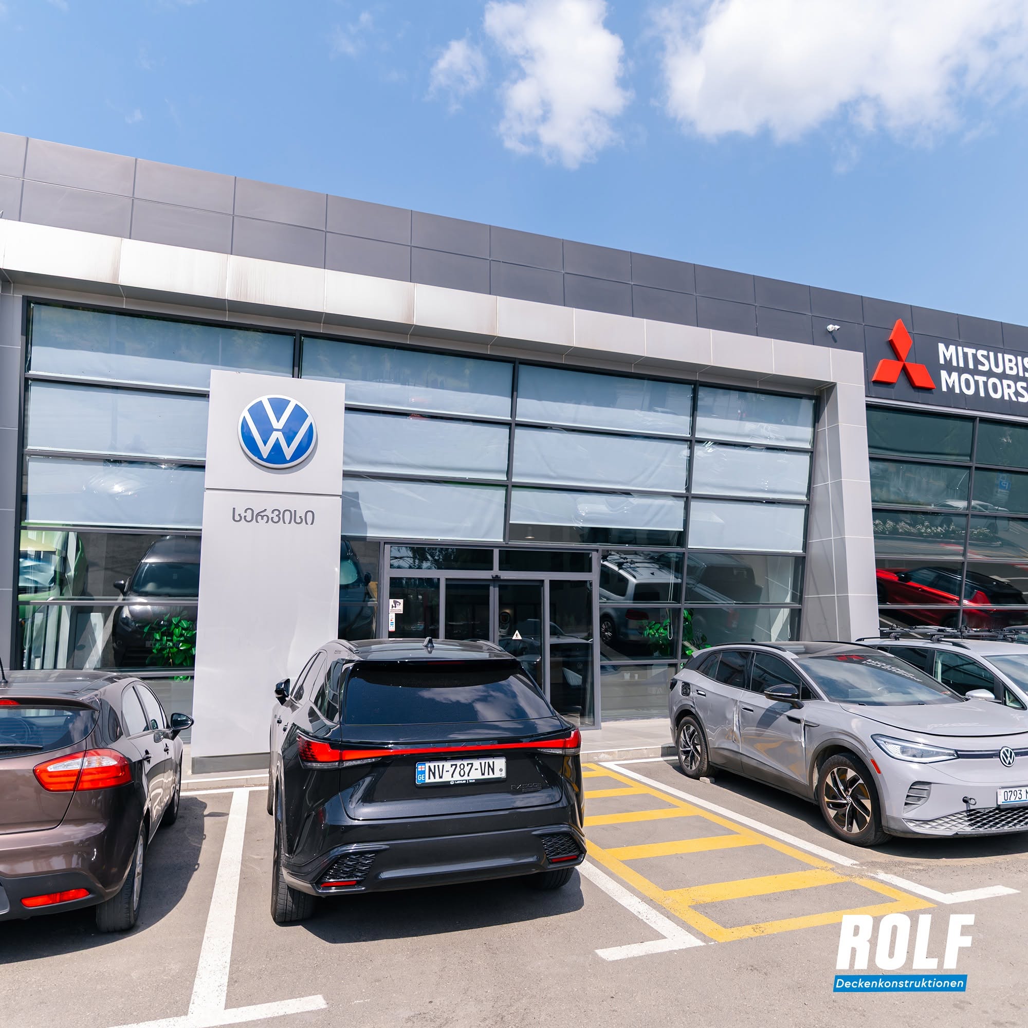 Volkswagen სერვის ცენტრი | ROLF-ის მორიგი ბაფლის ჭერის პროექტი 12 Volkswagen სერვის ცენტრი | ROLF-ის მორიგი ბაფლის ჭერის პროექტი Volkswagen Baffle metal suspended Ceiling By ROLF
